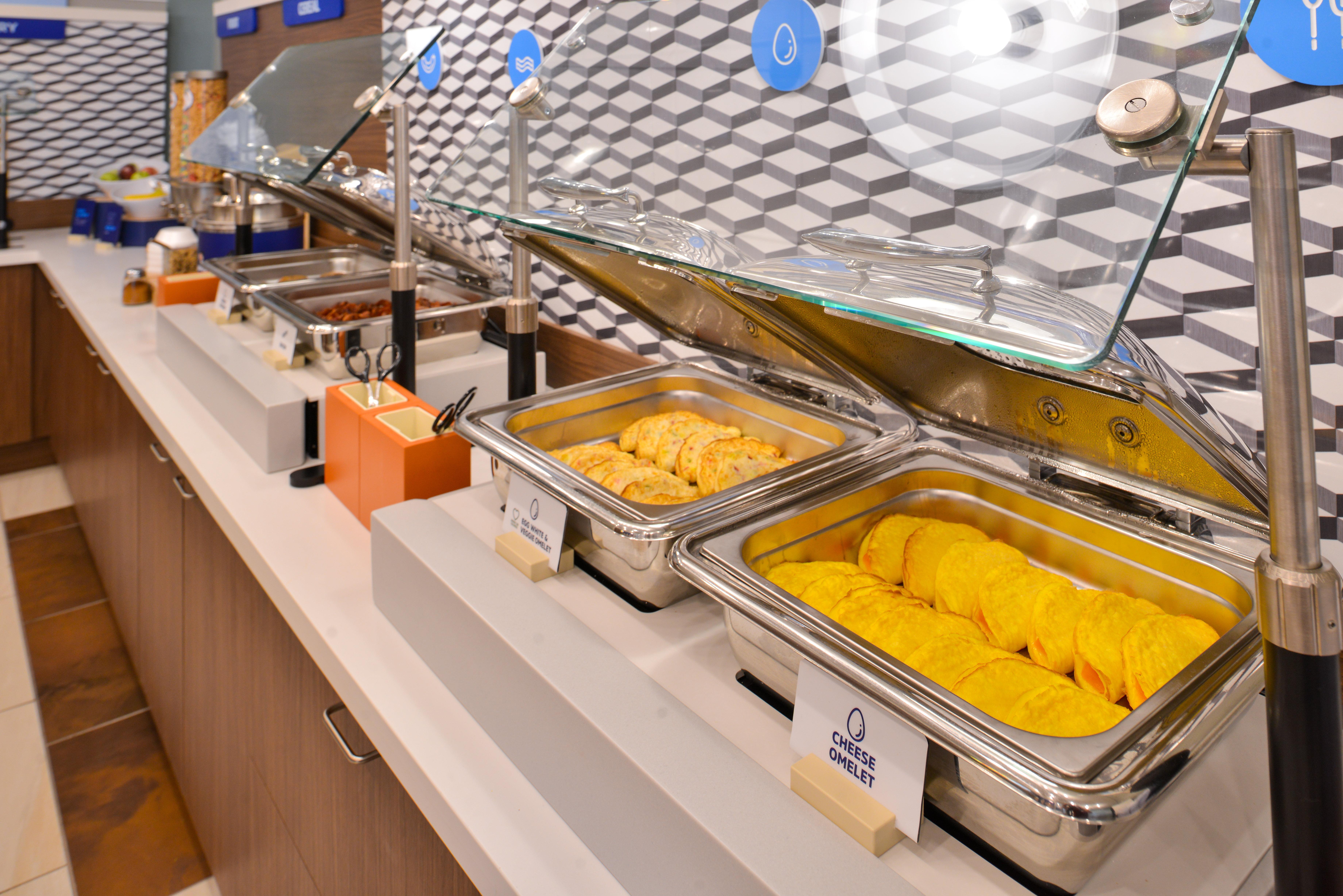Holiday Inn Express & Suites - Detroit North - Roseville By Ihg Exteriör bild