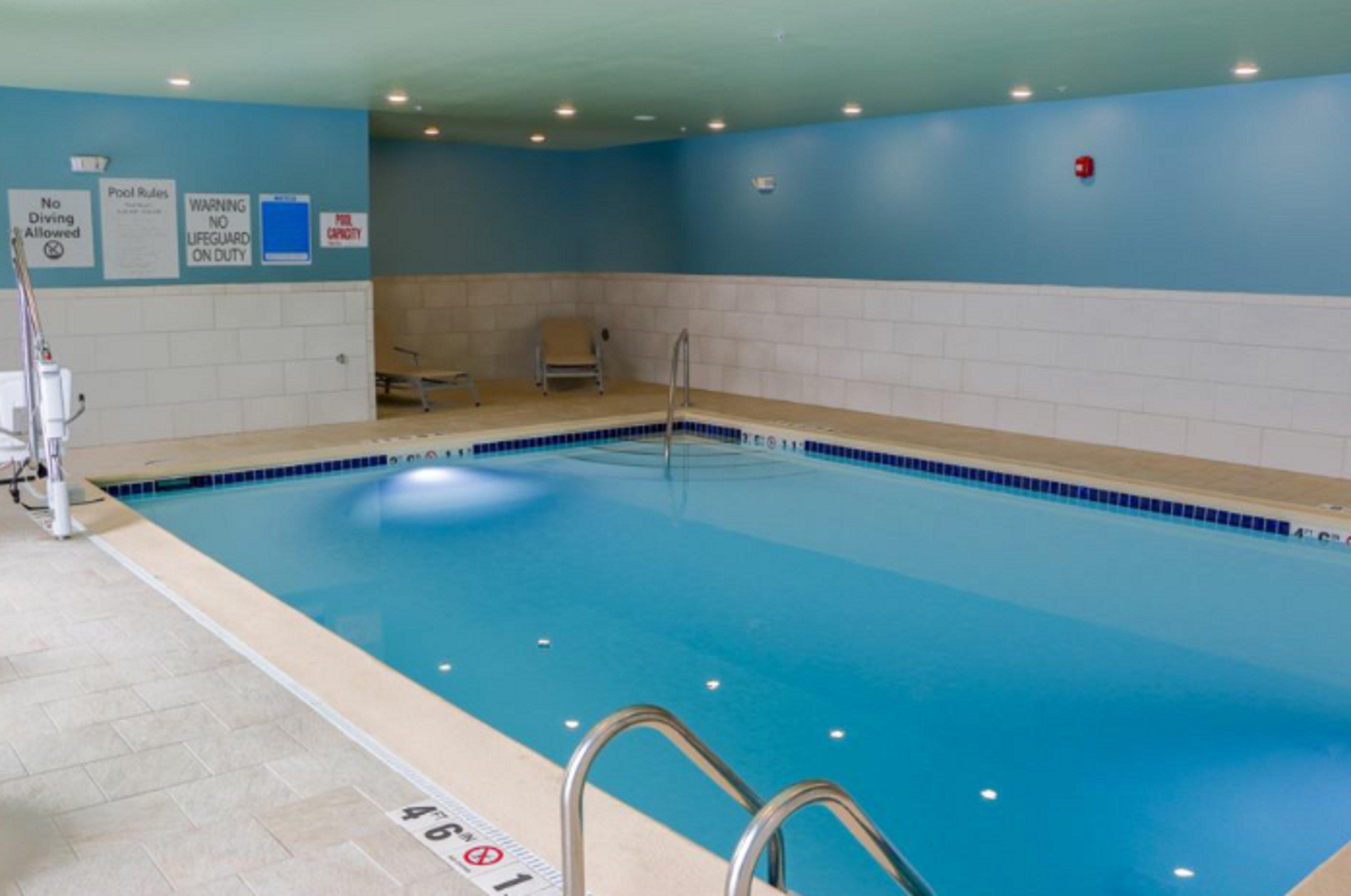 Holiday Inn Express & Suites - Detroit North - Roseville By Ihg Exteriör bild