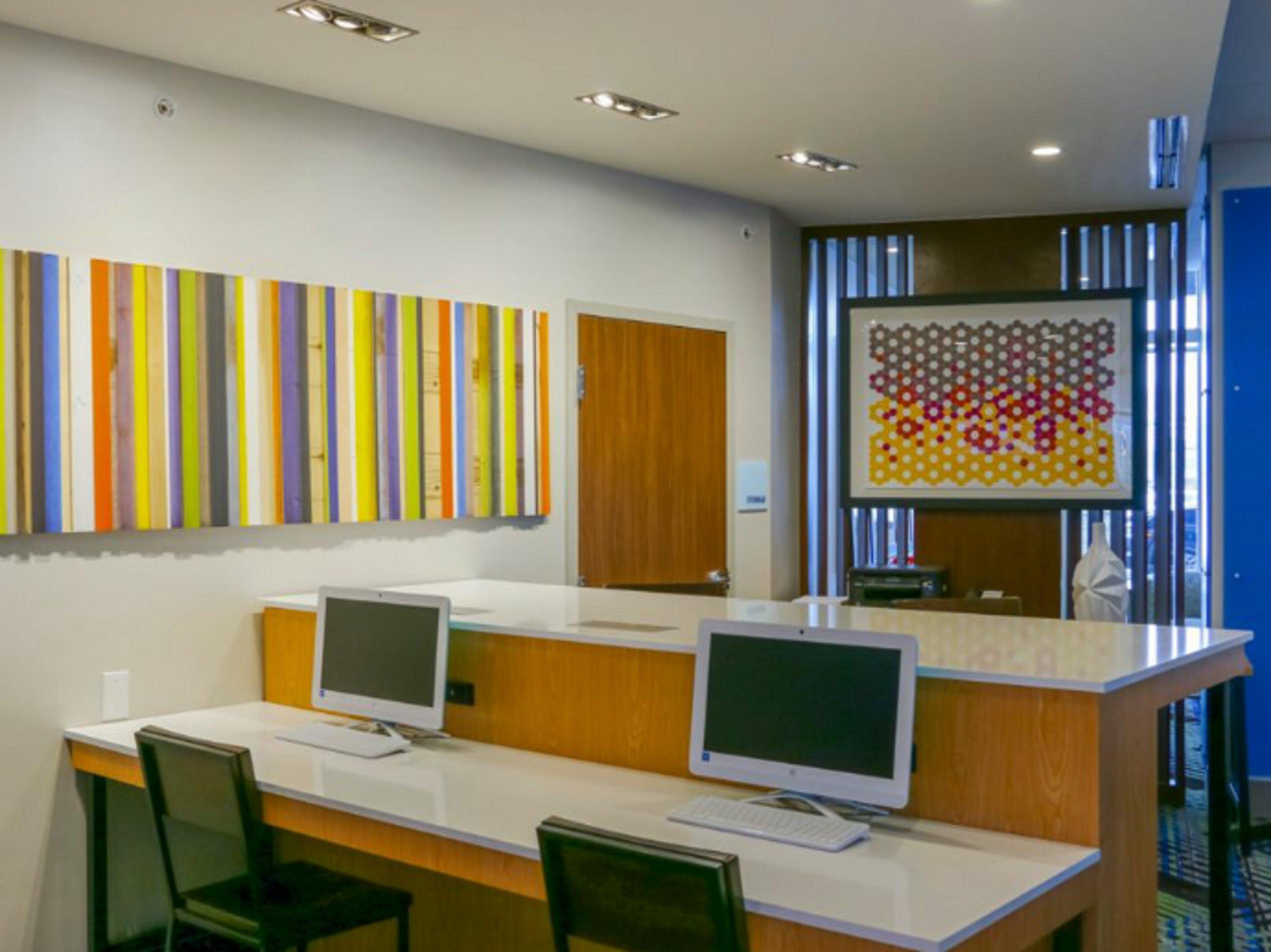 Holiday Inn Express & Suites - Detroit North - Roseville By Ihg Exteriör bild