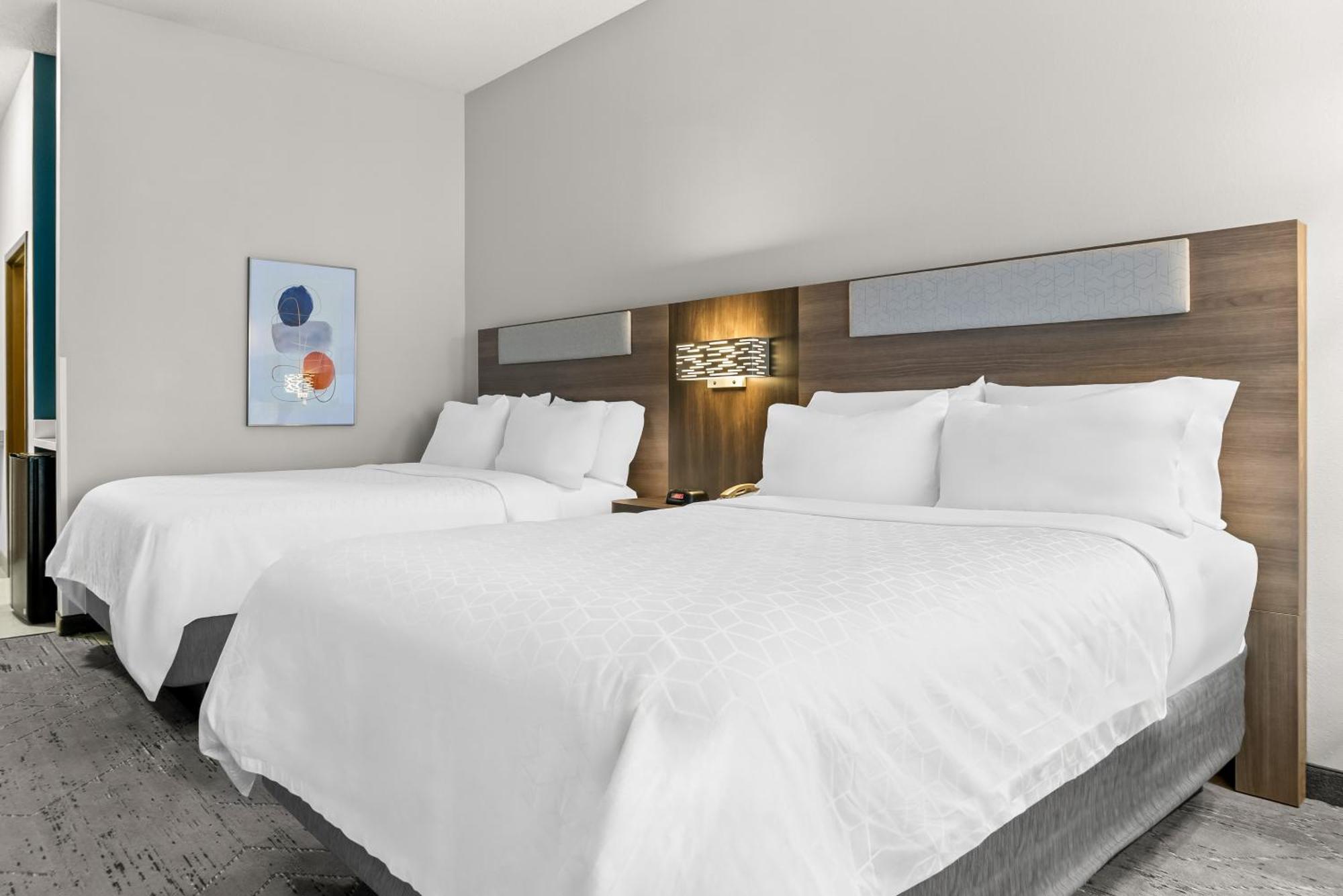 Holiday Inn Express & Suites - Detroit North - Roseville By Ihg Exteriör bild