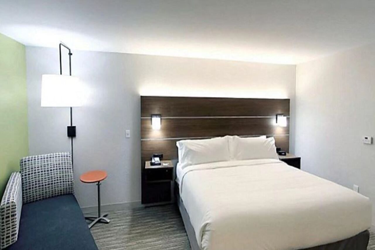 Holiday Inn Express & Suites - Detroit North - Roseville By Ihg Exteriör bild