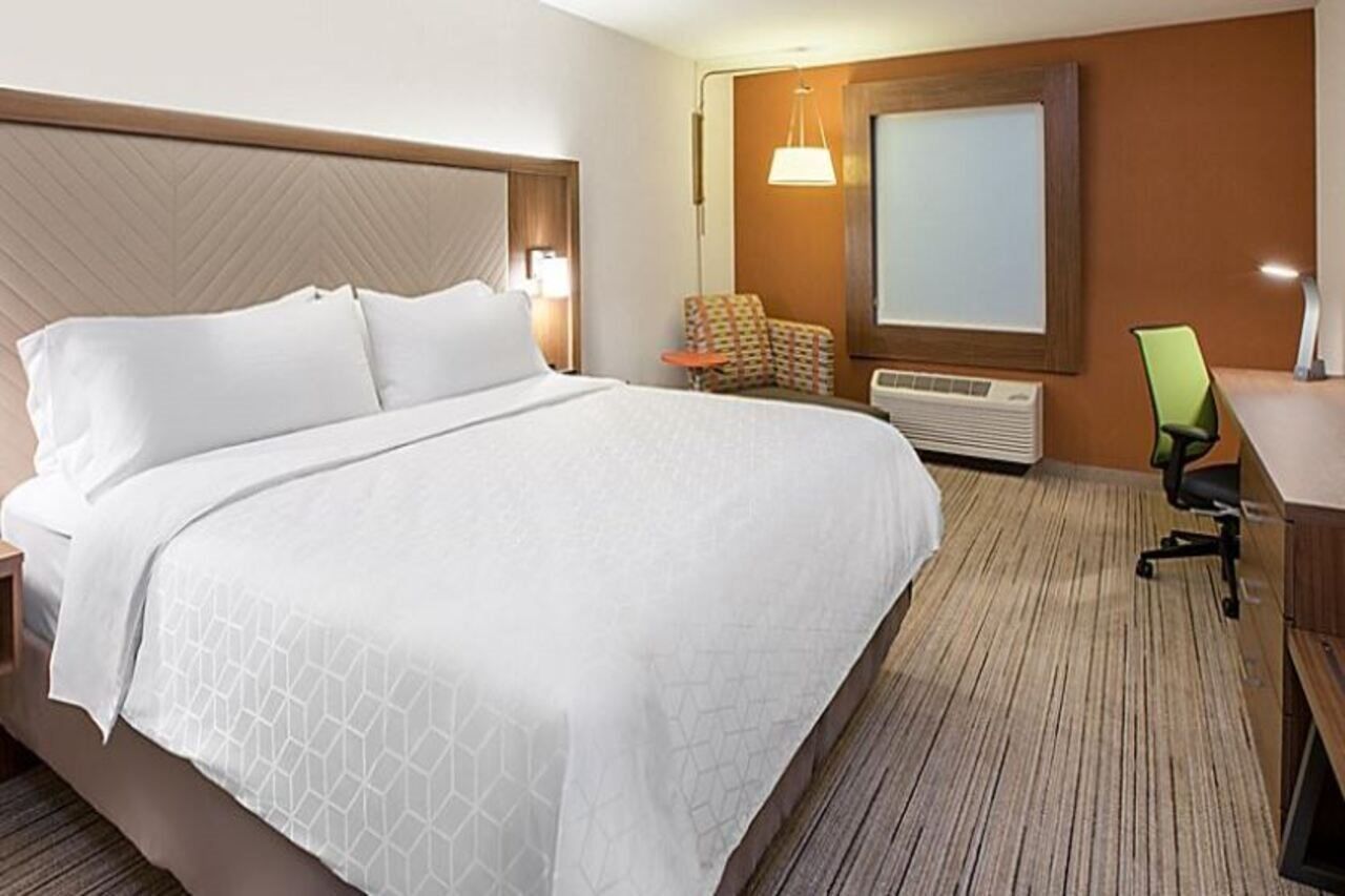 Holiday Inn Express & Suites - Detroit North - Roseville By Ihg Exteriör bild